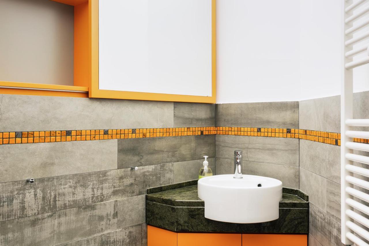 A Retreat In The Heart Of I Via Sapeto * Milán